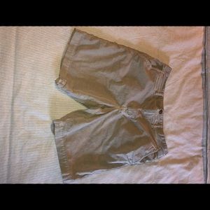 American eagle classic shorts size 33 khaki